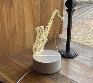 Dekorativní 3D lampa se saxofonem – originální světlo pro milovníky hudby