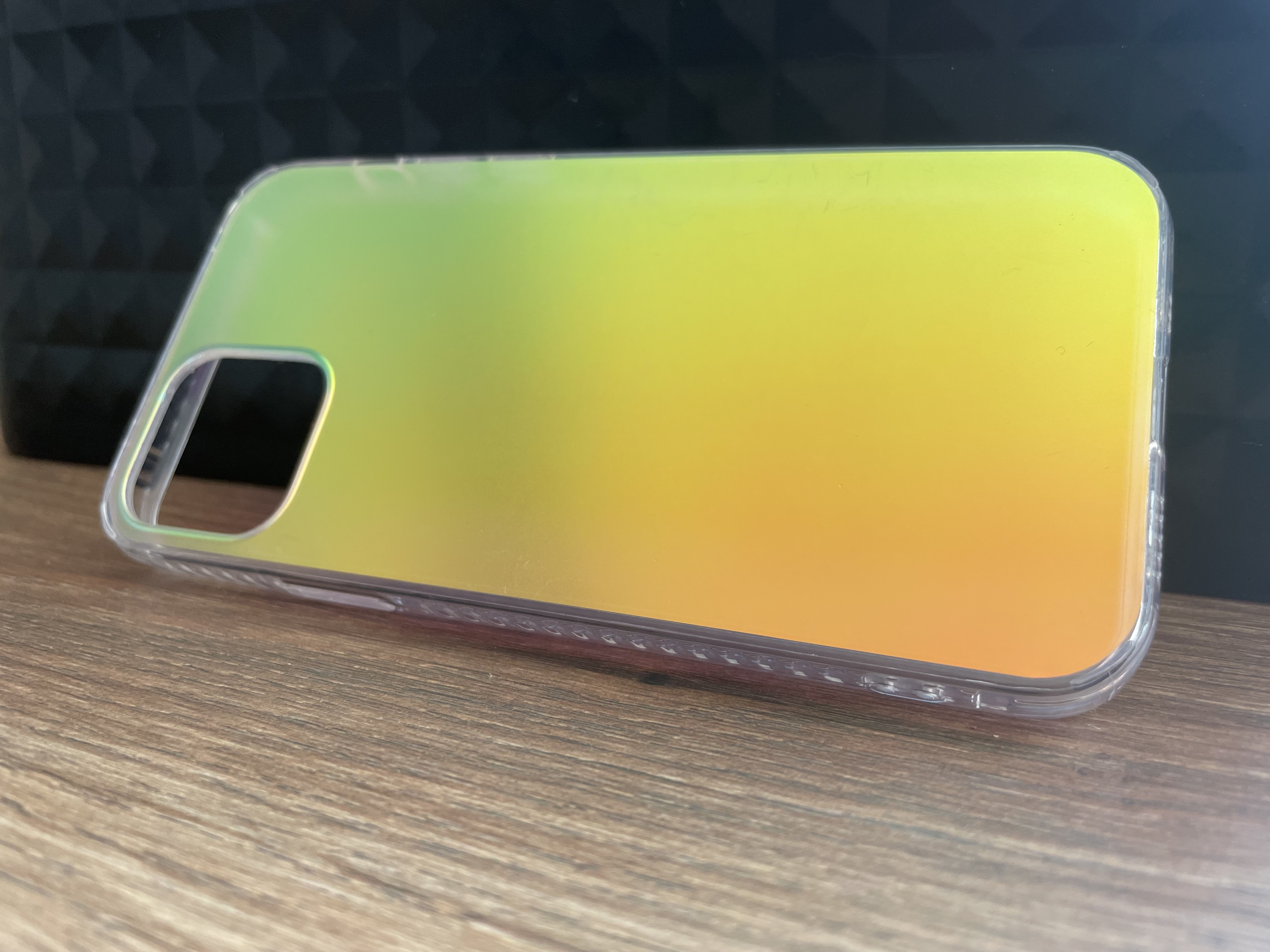 Duhový kryt na iPhone 12 Pro – holografický vzhled pro váš telefon